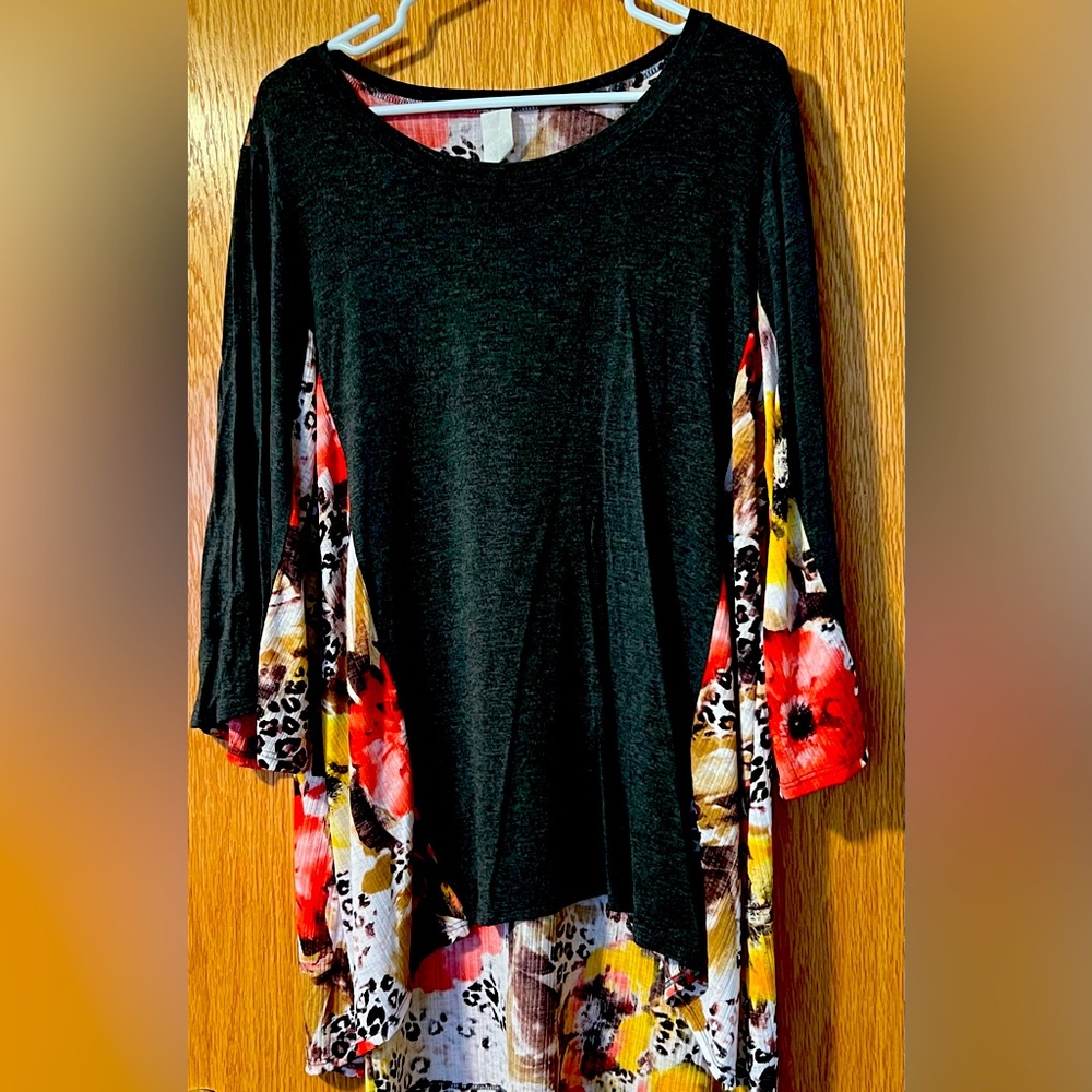 Boutique Woman’s Hi/Lo Top